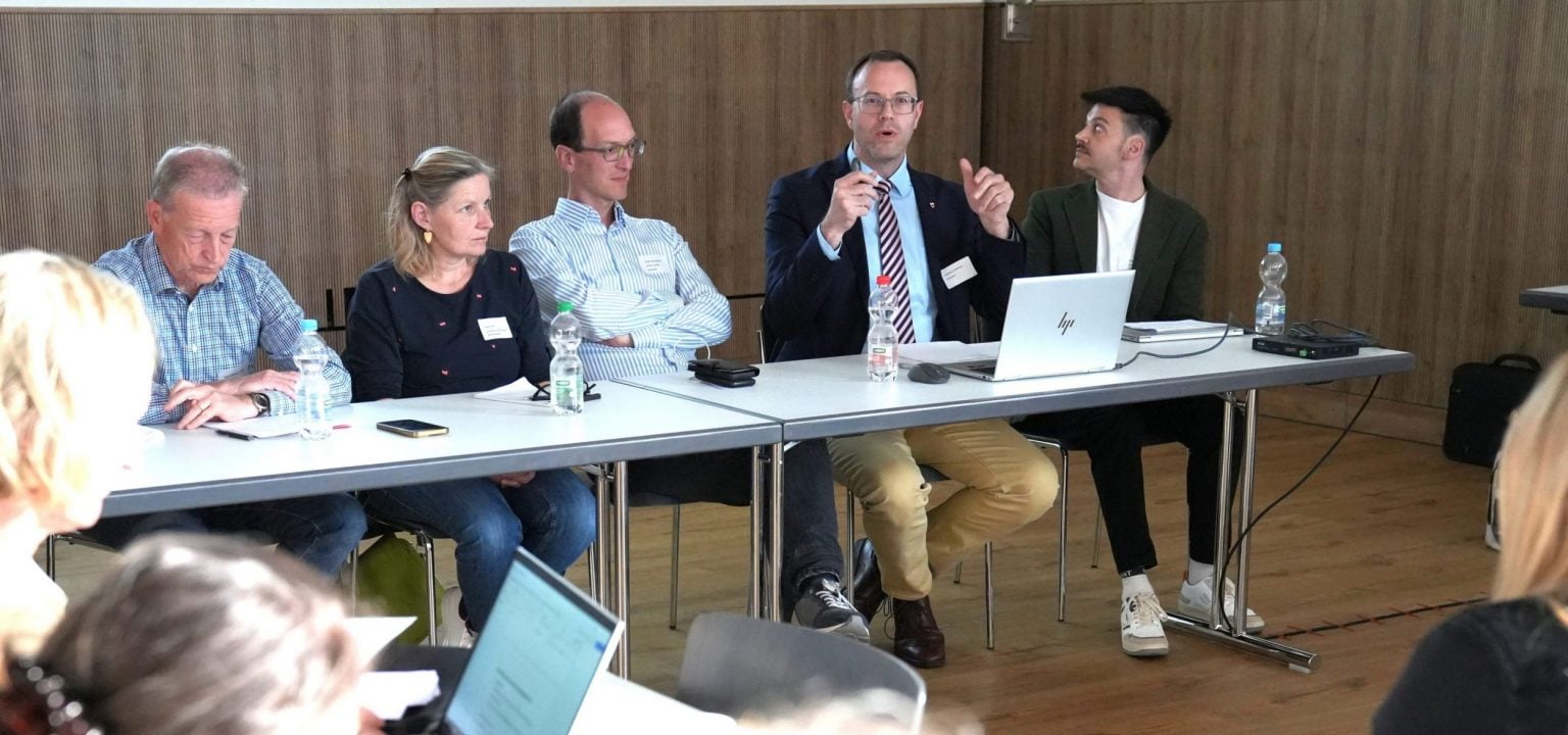 Präsident Matthias Wettstein führt durch die HV des Vereins Pfarrblatt im Bistum St.Gallen. Bild: Roger Fuchs