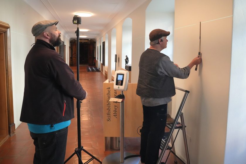 Silvio Frigg Und Hanspeter Strang Bereiten Die Montage Der Wiborada Vor