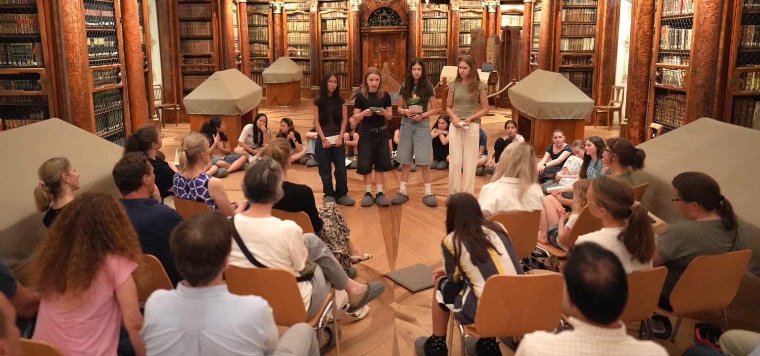 Vorlesen in historischer Kultstätte